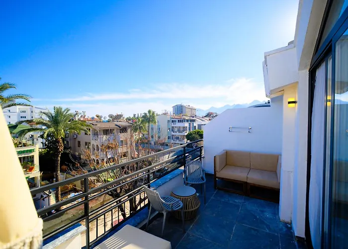 Deniz Boutique Hotel *